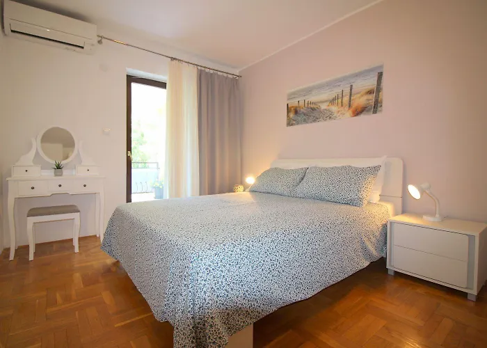 Lichtdurchflutetes Nur 400 Meter Zum Mit Meerblick, Wifi, Klimaanlage Apartament