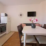 Apartment Lichtdurchflutetes Nur 400 Meter Zum Mit Meerblick, Wifi, Klimaanlage *