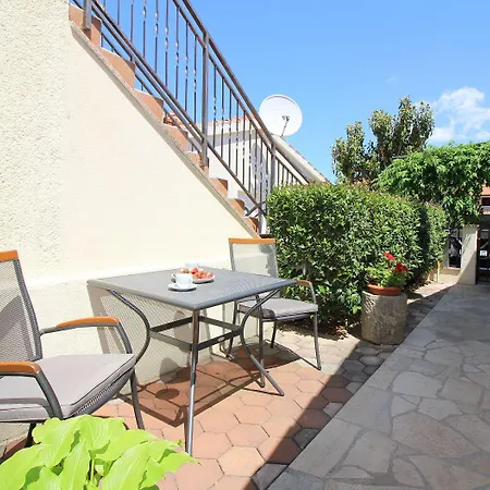 Appartement Lichtdurchflutetes Nur 400 Meter Zum Mit Meerblick, Wifi, Klimaanlage