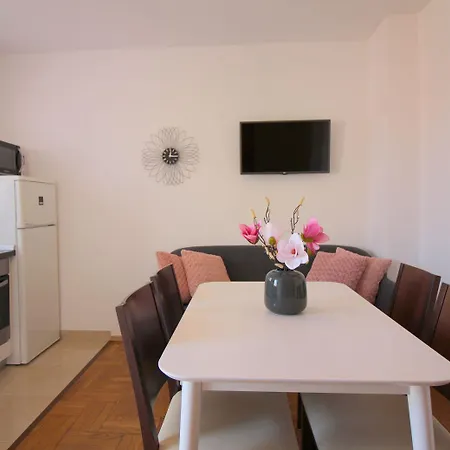 Apartment Lichtdurchflutetes Nur 400 Meter Zum Mit Meerblick, Wifi, Klimaanlage *