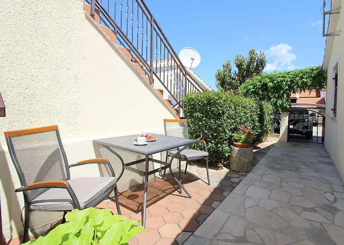 Appartement Lichtdurchflutetes Nur 400 Meter Zum Mit Meerblick, Wifi, Klimaanlage