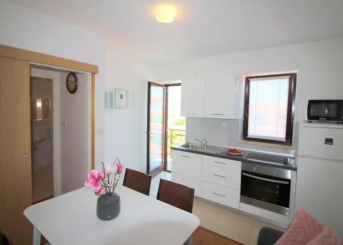 Appartement Lichtdurchflutetes Nur 400 Meter Zum Mit Meerblick, Wifi, Klimaanlage *