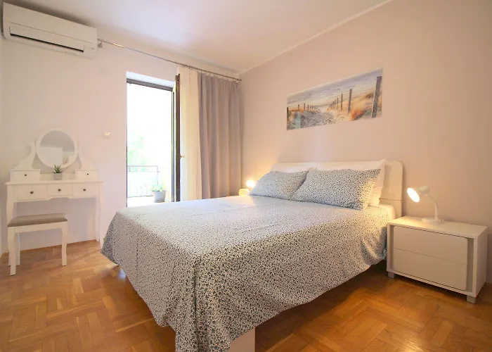 Lichtdurchflutetes Nur 400 Meter Zum Mit Meerblick, Wifi, Klimaanlage Poreč