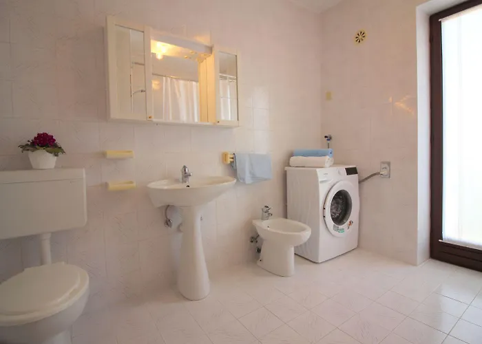 Appartement Lichtdurchflutetes Nur 400 Meter Zum Mit Meerblick, Wifi, Klimaanlage Poreč